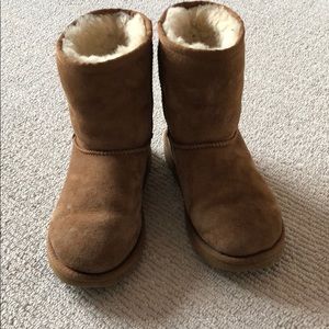 Tan ugg boots